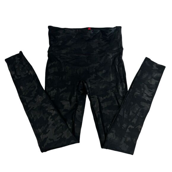 SPANX Pants - Spanx Faux Leather Leggings Matte Black Camouflage Camo High Waist Pull On Sz M
